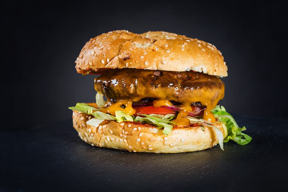 Burger mit Cheddar